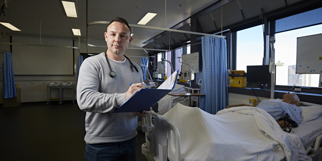 Mathew Varley studied the Diploma of Nursing at South West TAFE.
